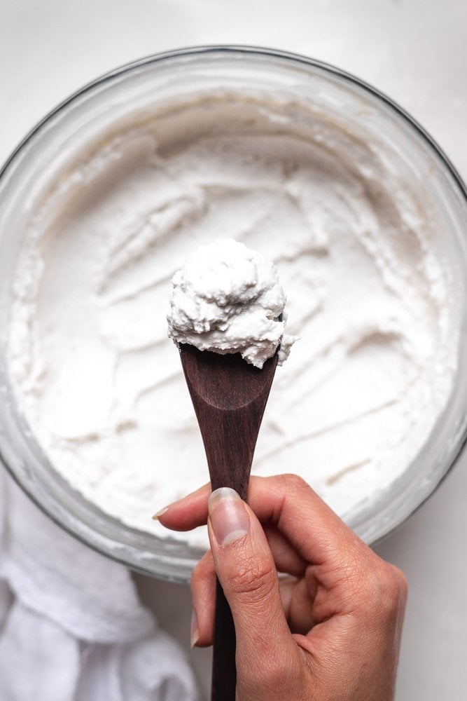 How to make coconut yogurt top