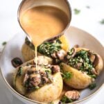 how to make quick and easy vegan gravy