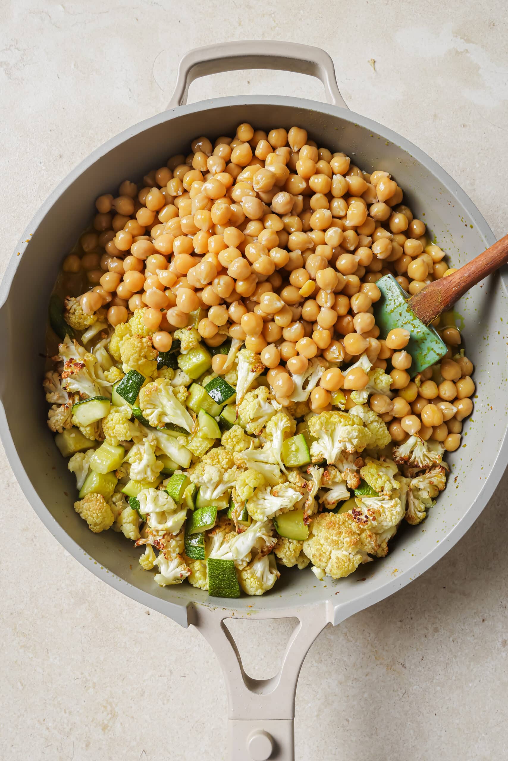 30-Minute Roasted Cauliflower Curry with Chickpeas (Vegan) - Two Spoons
