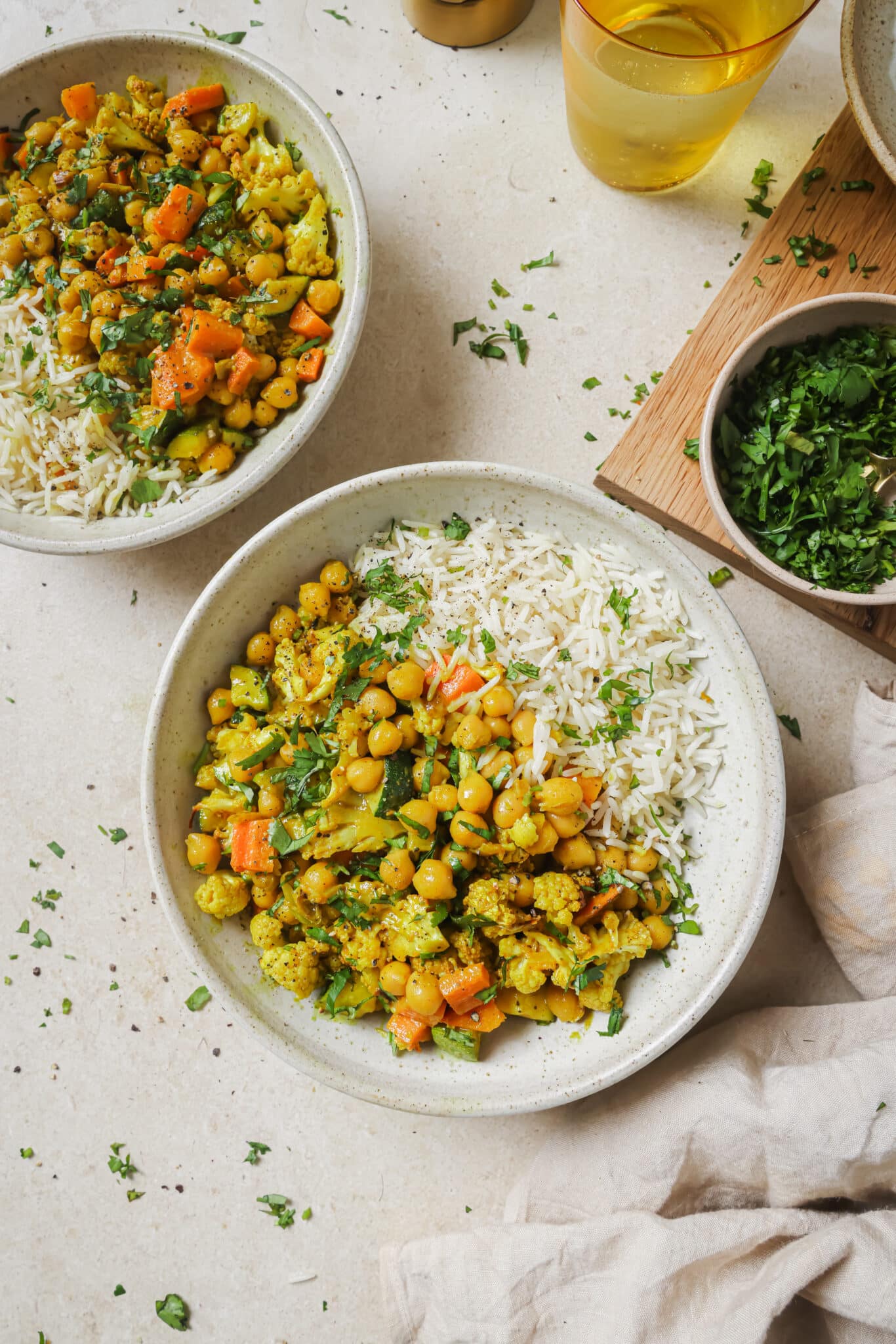 30-Minute Roasted Cauliflower Curry with Chickpeas (Vegan) - Two Spoons