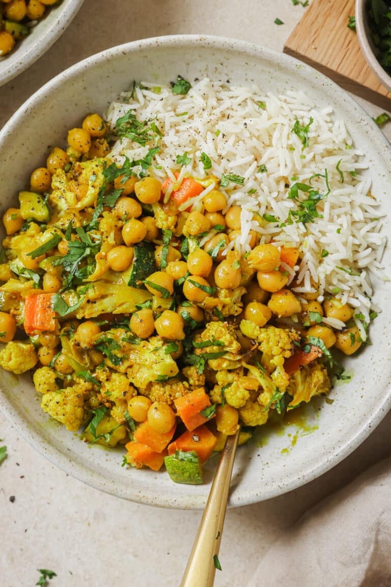 30Minute Roasted Cauliflower Curry with Chickpeas (Vegan) Two Spoons