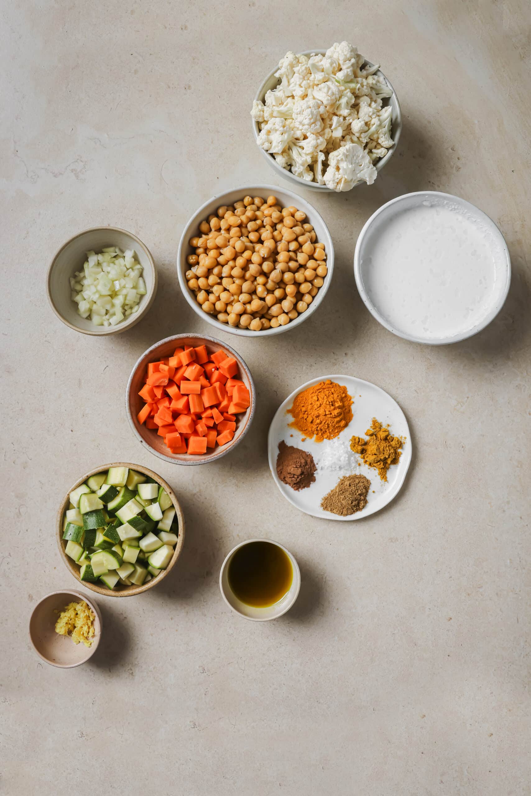 30-Minute Roasted Cauliflower Curry with Chickpeas (Vegan) - Two Spoons