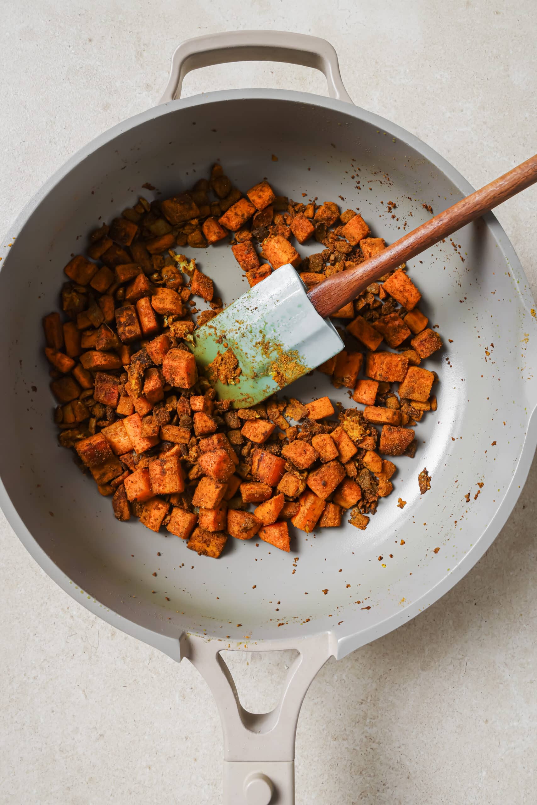 30-Minute Roasted Cauliflower Curry with Chickpeas (Vegan) - Two Spoons