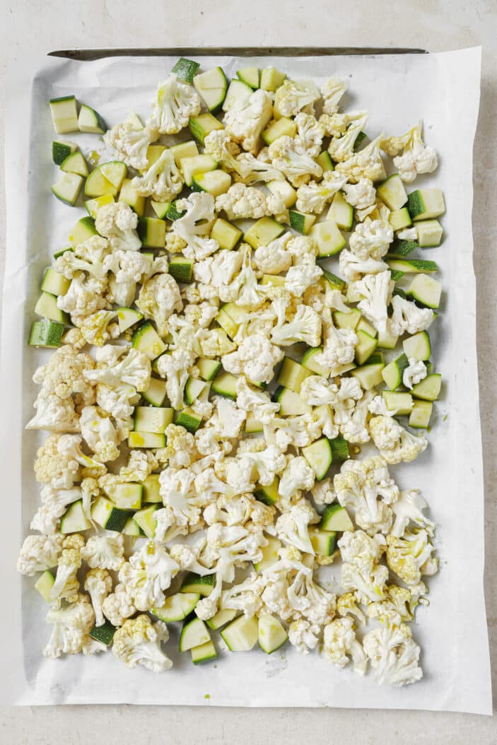 30-Minute Roasted Cauliflower Curry with Chickpeas (Vegan) - Two Spoons