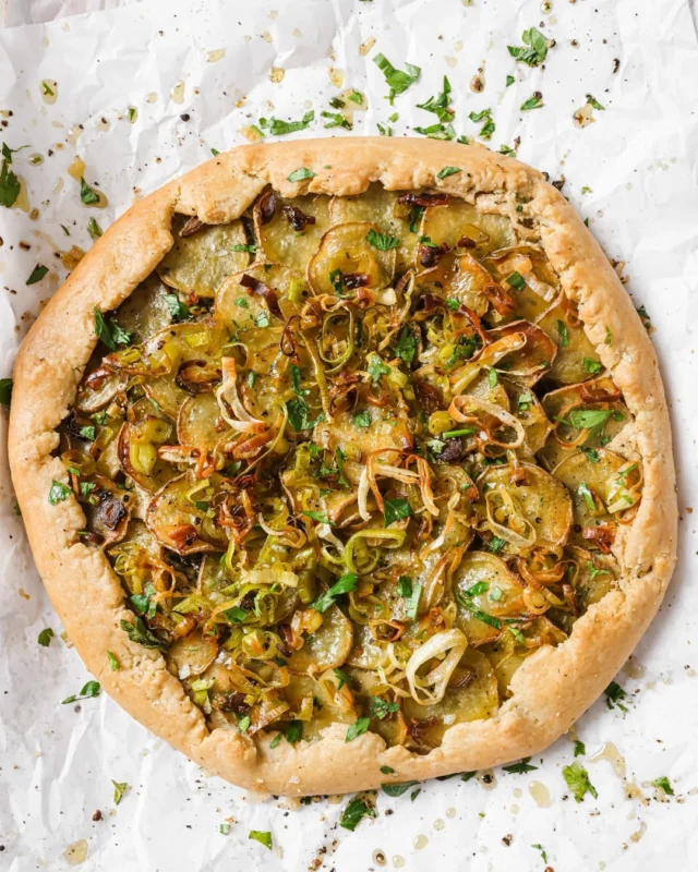 We’re heading back to Paris this week, for the first time in 5 years 🇫🇷✨ I couldn’t think of a better recipe to share than this Savoury Leek & Potato Galette. This recipe is a favourite straight from my heart (and The Two Spoons Cookbook!)

Inspired by cozy French lunches in Lille when Mitch & I lived there (during our pre-kiddo days!), this vegan galette is filled with creamy cashew cheese, tender baby potatoes, and buttery leeks all wrapped in a flaky, homemade crust. It’s elegant yet approachable, and the kind of recipe that’s perfect for a casual brunch, a special gathering or anytime you want to impress without the stress.

Comment GALETTE below and I’ll DM you the recipe! 💌

-
#veganfood #veganrecipe #frenchfood #veganfrenchfood #galette #plantbasedfood #plantbasedrecipes #plantbasedvegan