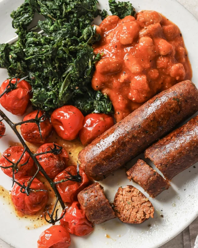 Your Sunday brunch just got an upgrade thanks to these Pan-Fried Italian Vegan Sausages! Made with white beans, walnuts, and Italian herbs for a chewy, flavour-packed plant-based alternative to traditional sausage. I grew up eating sausages every weekend, so this recipe is extra close to my heart… and I promise it’s one you’ll want to make again and again. 💛

Forget the mystery ingredients in store-bought versions, these beauties are made with pantry staples, freeze well for meal prep, and taste just like the nostalgic comfort food of childhood! 

Comment RECIPE below and I’ll DM you the recipe! 💌

-
#vegansausage #veganrecipeshare #plantbasedfood #sundaybrunch