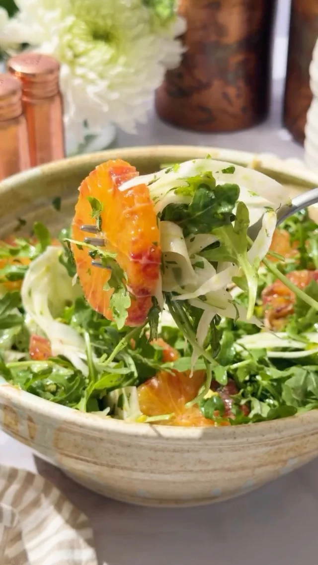 This is my 20-Minute Blood Orange & Fennel Salad. Comment “ORANGE” and I’ll send you the recipe!🍊 It’s bright and fresh with arugula, castelvetrano olives, pistachios, and a simple lemon dressing. Crunchy, juicy, and all the right vibes! Enjoy.😘

#bloodorange #fennelsalad #healthysalad #vegansalad #dinnersalad