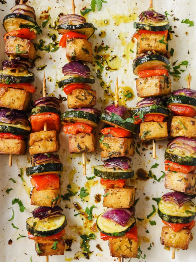 No meat no problem.👌 These Lemon Garlic Tofu Skewers solve all your problems for bbq night. Made with chewy tofu, a punchy citrus marinade, and vibrant vegetables like garden zucchini and peppers. Comment “RECIPE” and I’ll send it to you! 

#tofurecipes #meatfreemeals #veganbbq #wholefoodplantbased #realfood 

https://www.twospoons.ca/easy-grilled-tofu-skewers/