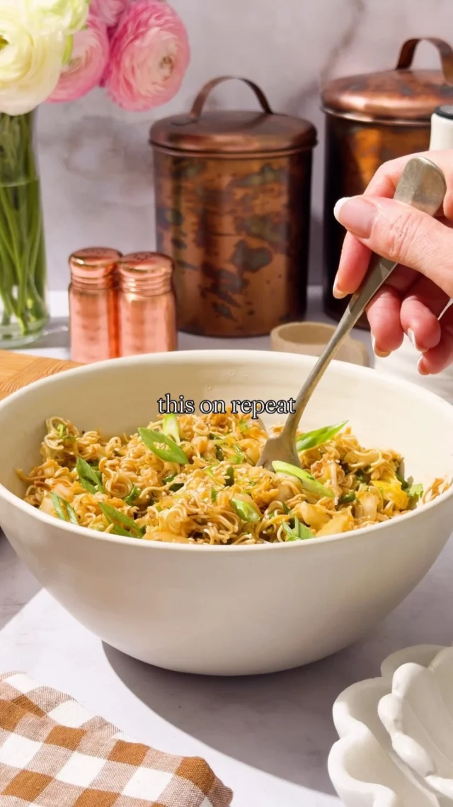 Obsessed is an understatement.🧡 If you haven’t tried my Napa Cabbage Salad with Ramen, comment “RECIPE” and I’ll change your world. 

#vegansalad #wholefoodplantbased #plantbasedrecipes #plantbasedeating #napacabbage 

https://www.twospoons.ca/30-minute-roasted-napa-cabbage-salad-with-ramen/