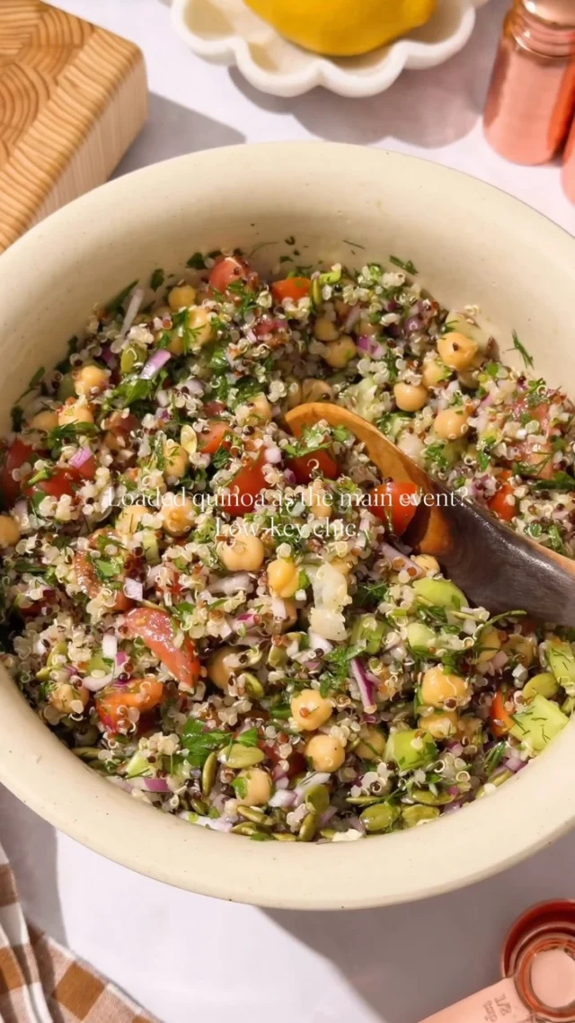 Upgrading quinoa to the main course is effortlessly chic.🍷 Comment “RECIPE” and I’ll DM you. 

https://www.twospoons.ca/quinoa-chickpea-salad/

#quinoasalad #wholefoodeating #wholefoodplantbased #cleaneating #chickpeasalad