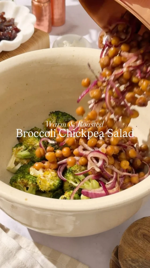 Proof that veggies never have to be boring. Comment “RECIPE” for my Roasted Broccoli Chickpea Salad. 🥦💛 

https://www.twospoons.ca/30-minute-roasted-broccoli-and-chickpea-salad/

#broccoli #broccolisalad #chickpeasalad #healthysalads #wholefoodsplantbased