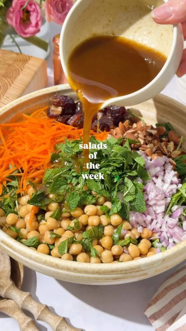 Your weekly menu, solved.✅ Comment “SALAD” for every recipe, then check your DMs.😘🌱

#salad #saladsofinstagram #saladlover #wholefoodsplantbased #healthysalads