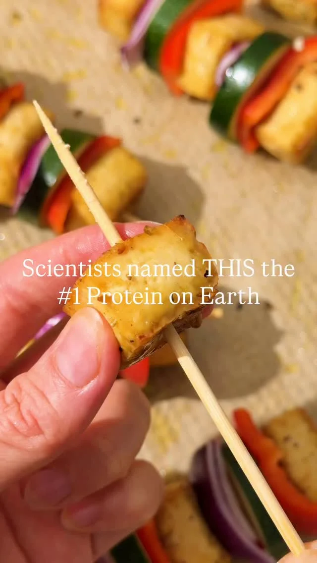Scientists at Cambridge University just named THIS the No.1 protein on earth.🤯 Listen to 3 reasons why, and comment “RECIPE” for my easy tofu skewers. (If you’re not yet on board with this plant-based protein, I recommend you give it a try.😘) 

https://www.twospoons.ca/easy-grilled-tofu-skewers/ 

#plantbasedprotein #plantprotein #tofu #tofurecipes wholefoodsplantbased