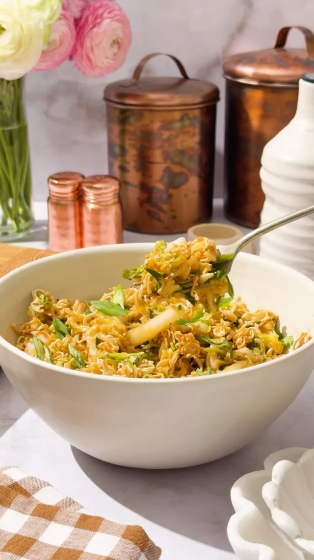 This Warm Napa Cabbage Salad with Ramen is addictive!🧡🌱 Most recipes use raw noodles - but who wants to eat that?!😳 Mine uses cooked ramen noodles, that’s oven-roasted along with the Napa cabbage for a crispy warm salad. Comment “RECIPE” and I’ll send it! 

#warmsalad #healthysalad #cabbagesalad #asiansalad #wholefoodsplantbased 

https://www.twospoons.ca/30-minute-roasted-napa-cabbage-salad-with-ramen/
