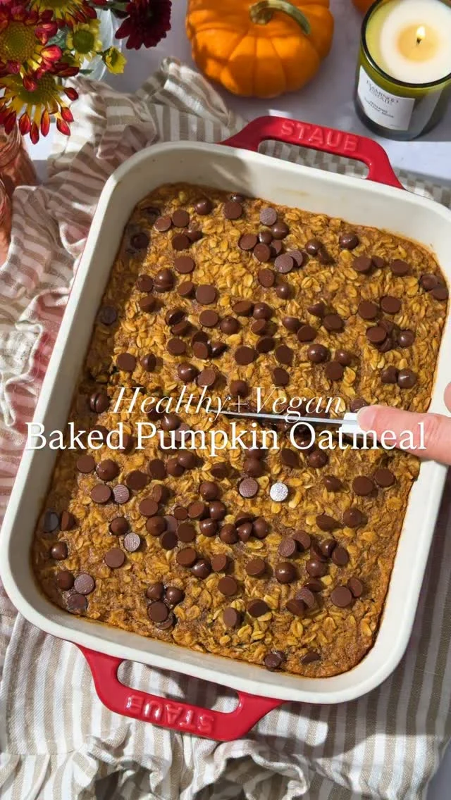 Breakfast for the next seven days is served!😮 This Baked Pumpkin Oatmeal is the ultimate fall meal-prep.🍂🎃 Comment “RECIPE” and I’ll send it to you. 

#bakedoatmeal #fallrecipes #wholefoodsplantbased #pumpkinrecipes #healthybreakfast 

https://www.twospoons.ca/baked-pumpkin-oatmeal/